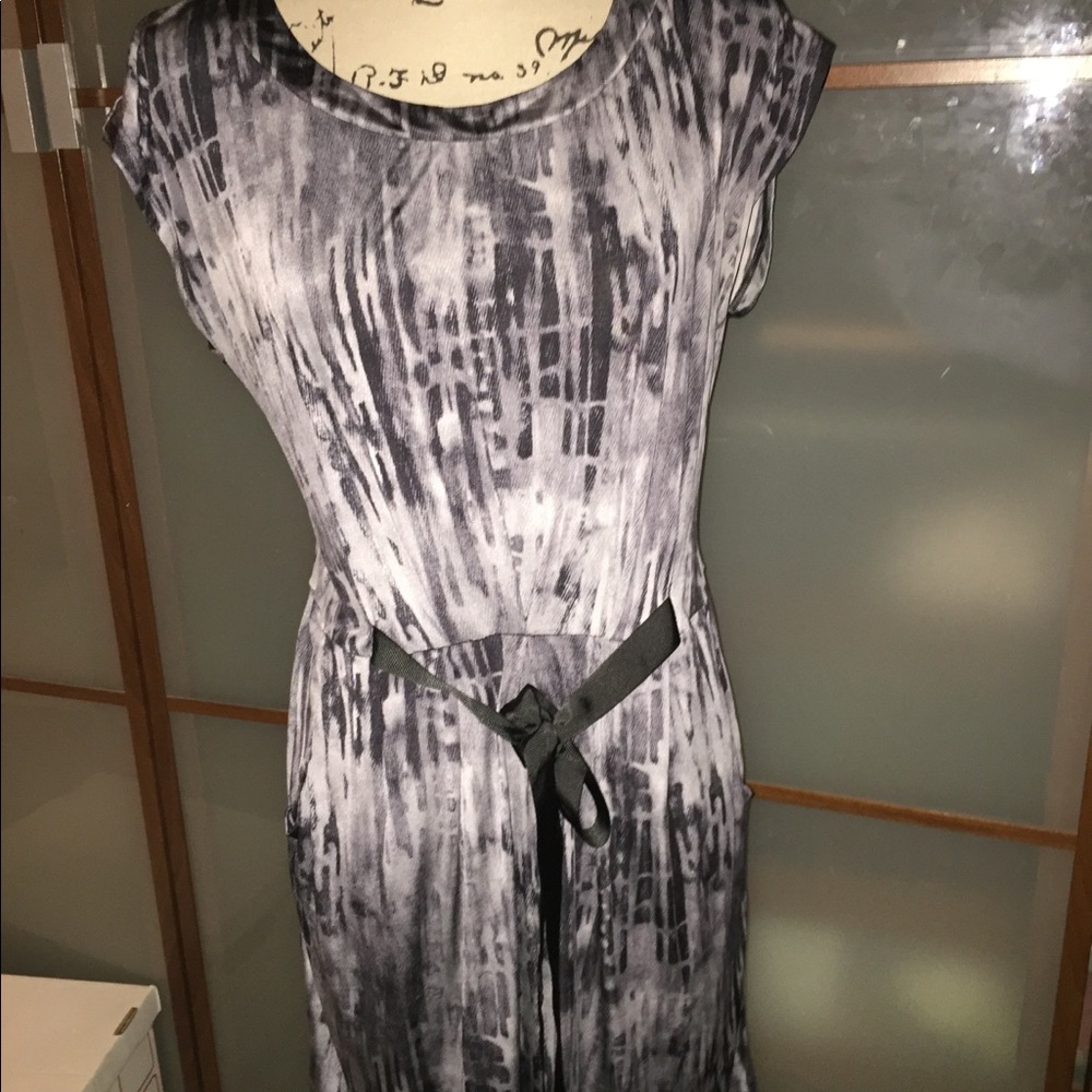 Be Bop gray and black dress with pockets